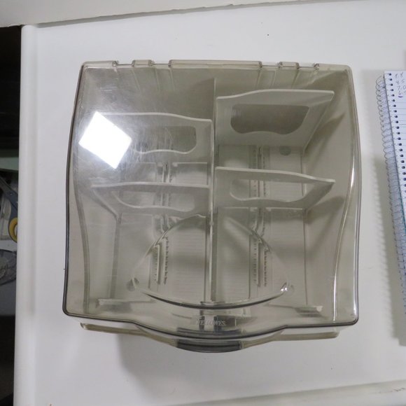 Fellows Floppy Disk Case with permeant center divider & moveable dividers - Picture 12 of 13